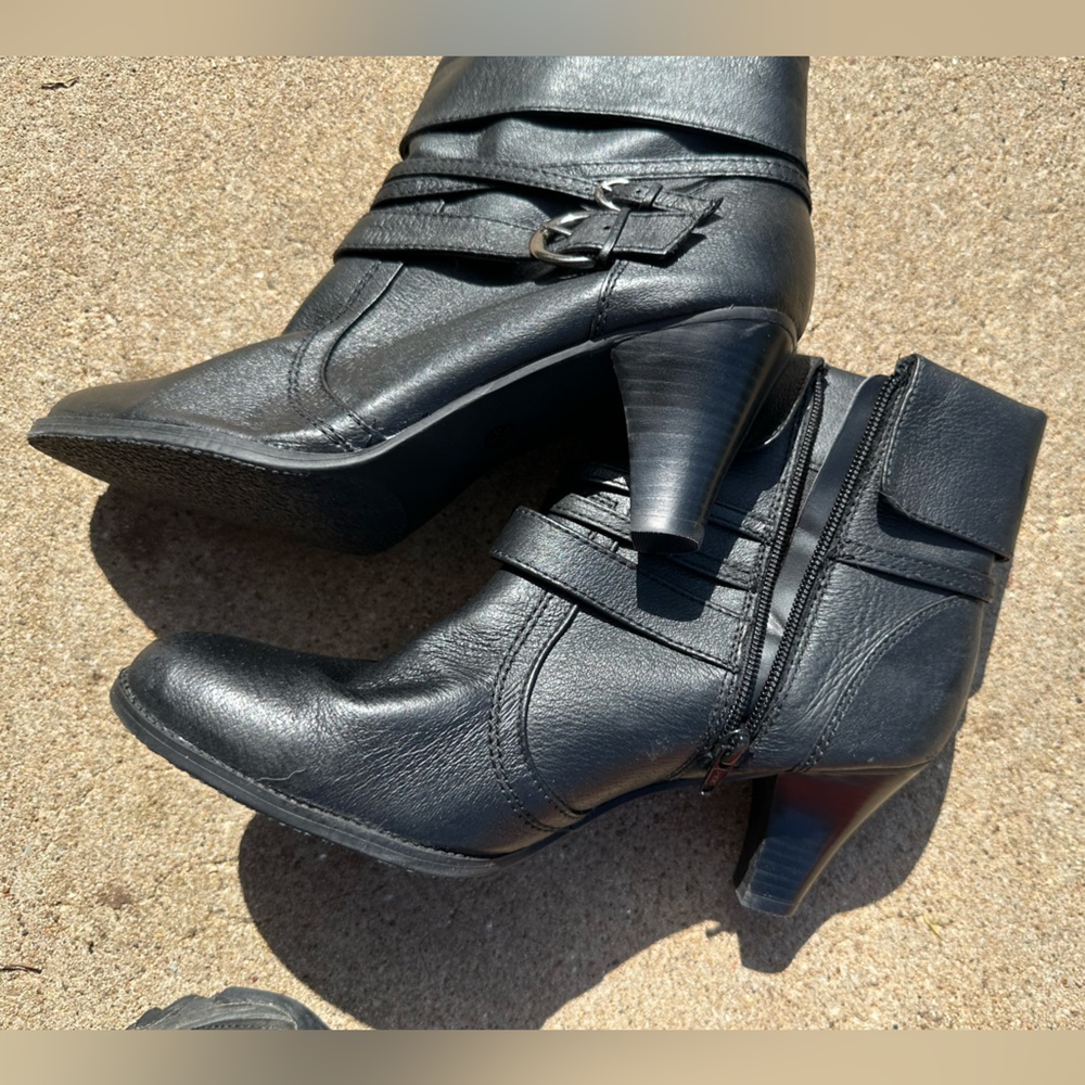 St John’s Bay Black Leather Booties